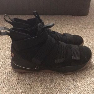 Nike LeBron Zoom Soldier 11
